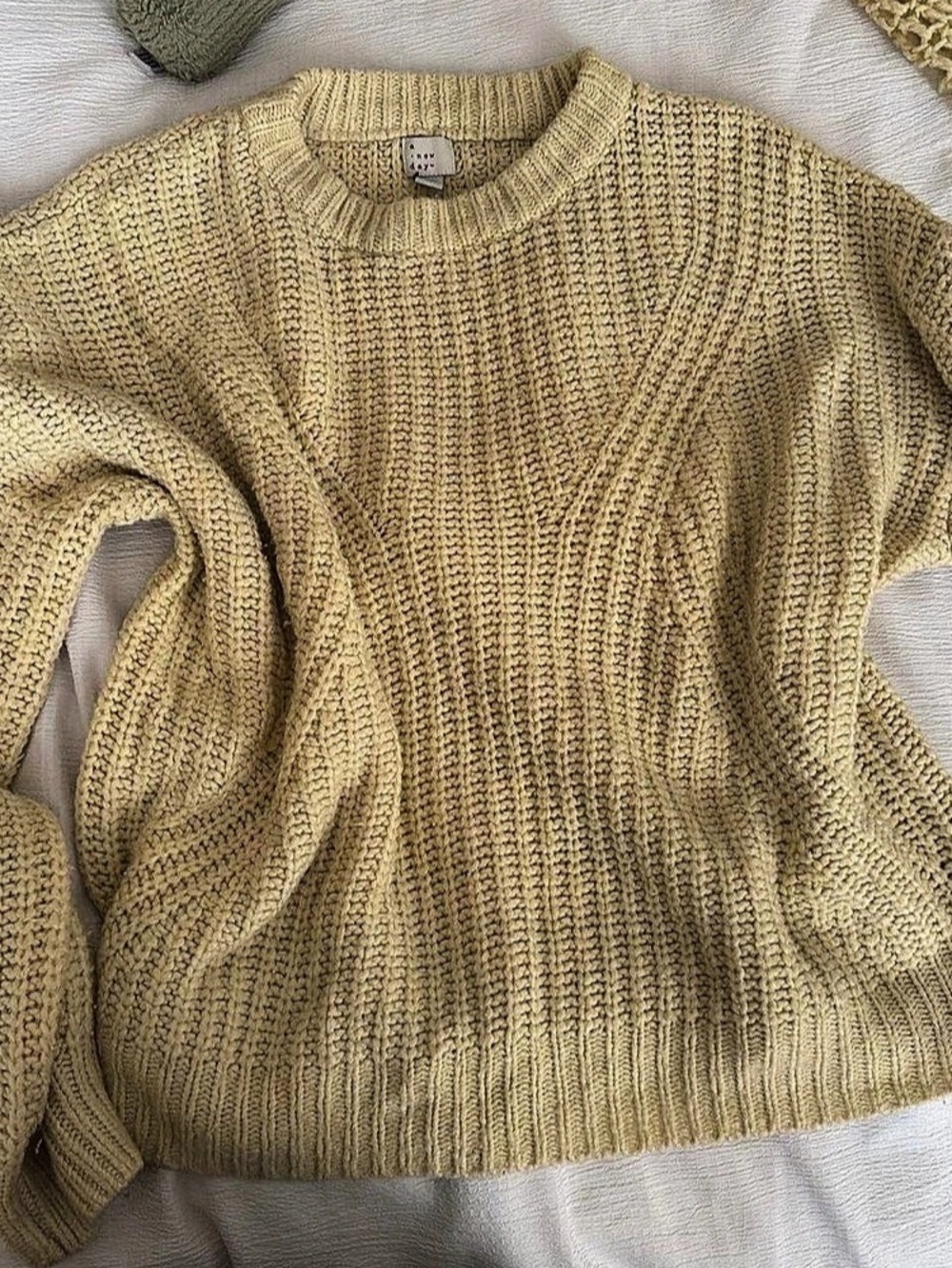 a new day Crewneck Sweater Yellow XL Like New